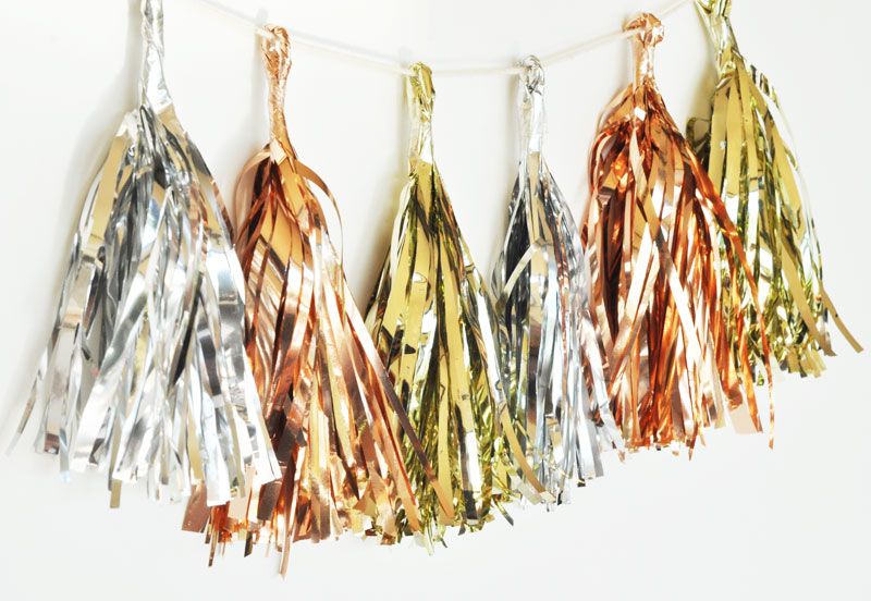 Wholesale Wedding Favors, Party Favors, by Event Blossom Metallic Mini  Tassels (set of 6)